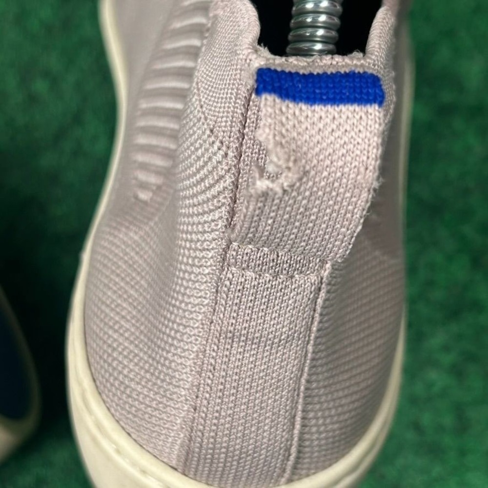 Rothys Sustainable Knit Chelsea Slip On Ankle Sneaker Women 9 Light Grey White - Picture 2 of 9